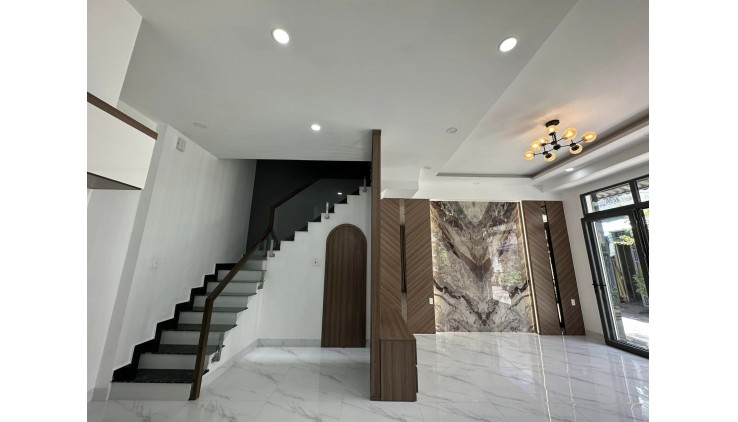 LÔ GÓC HAI MẶT TIỀN LIÊN KHU 8-9, 68M2, 4 TẦNG 4PN, FULL NỘI THẤT GIÁ 6.7 TỶ